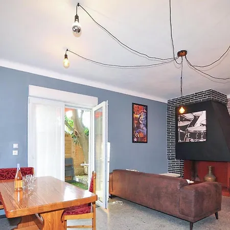 Cozy In With Swimming Pool Holiday home *